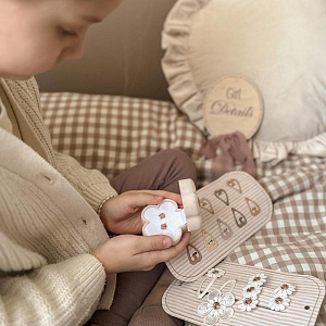 Набор заколок Mrs. Ertha "Blossom Spring", весенние ромашки